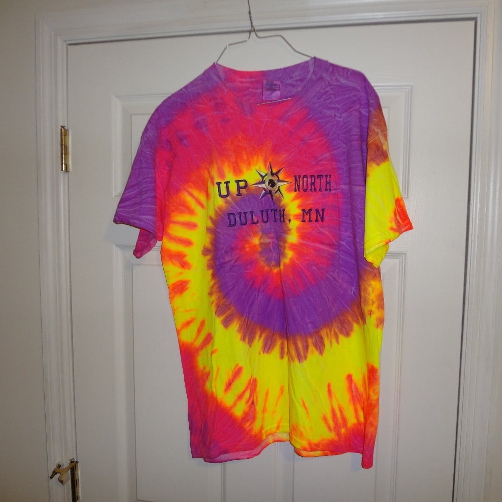 Men's Large Psychedelic Up North Tee Shirt